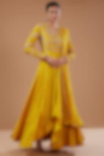 Yellow Bemberg Silk & Chanderi Shimmer Dori Embroidered Asymmetric Anarkali Set by Petticoat Lane at Pernia's Pop Up Shop