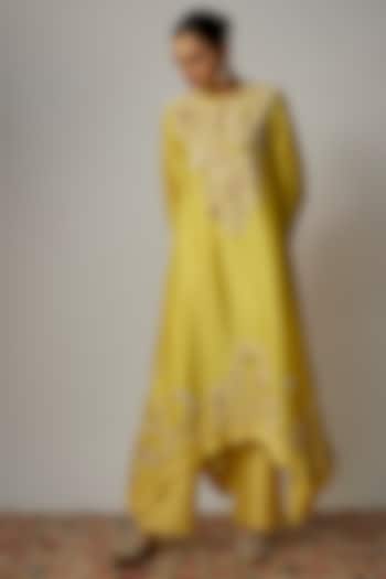 Yellow Chanderi Dori Embroidered Kurta Set by Petticoat Lane at Pernia's Pop Up Shop