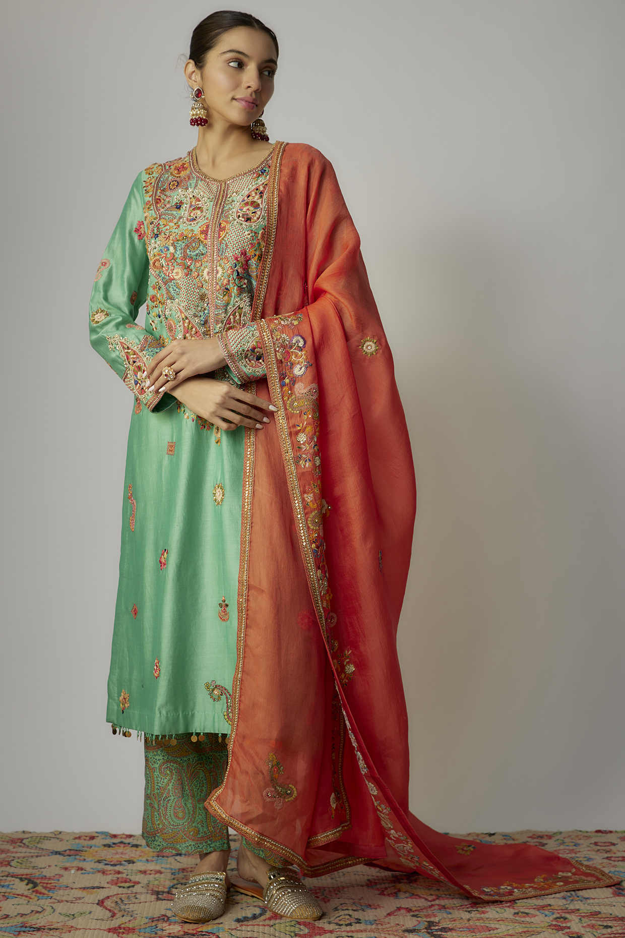 Green Chanderi Paisley Embroidered Kurta Set by Petticoat Lane at Pernia's Pop Up Shop