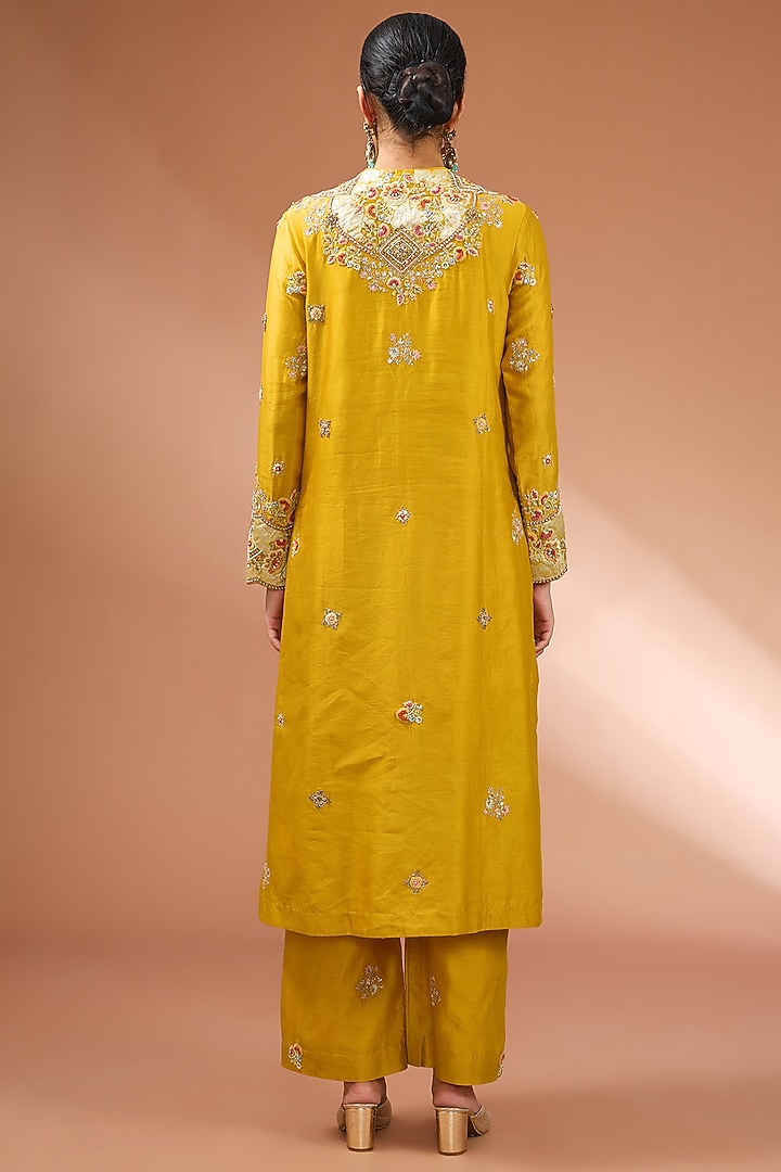 Yellow Shimmer Brocade Chanderi Straight Kurta Set by Petticoat Lane at Pernia's Pop Up Shop