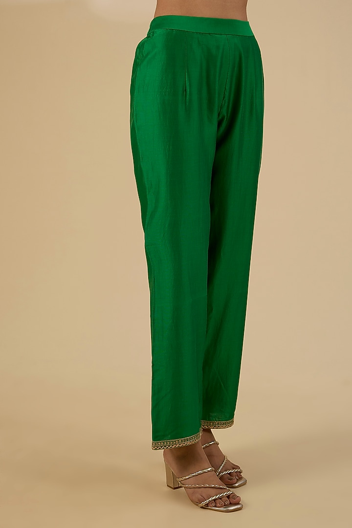 Green Chanderi Embroidered Asymmetrical Kalidar Kurta Set by Petticoat Lane at Pernia's Pop Up Shop