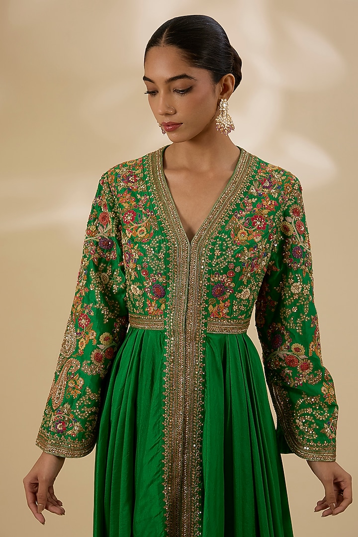 Green Chanderi Embroidered Asymmetrical Kalidar Kurta Set by Petticoat Lane at Pernia's Pop Up Shop