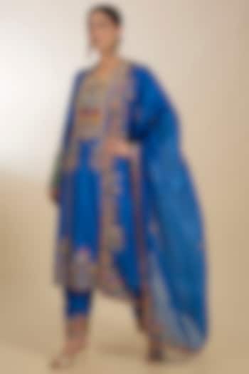 Blue Chanderi Patchwork Embroidered Phiran Kurta Set by Petticoat Lane at Pernia's Pop Up Shop