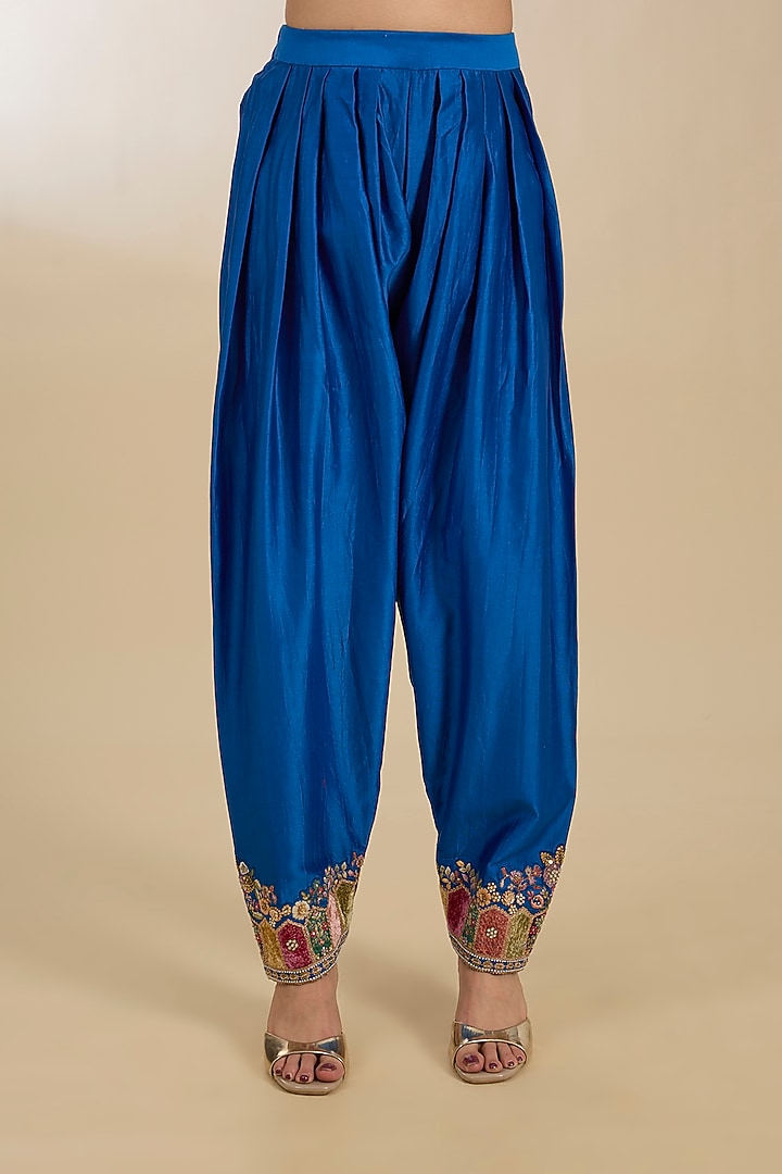Blue Chanderi Patchwork Embroidered Phiran Kurta Set by Petticoat Lane at Pernia's Pop Up Shop