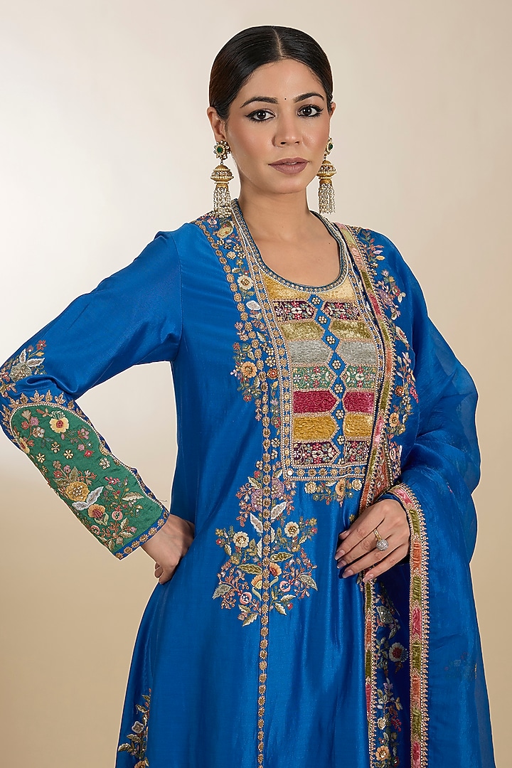Blue Chanderi Patchwork Embroidered Phiran Kurta Set by Petticoat Lane at Pernia's Pop Up Shop