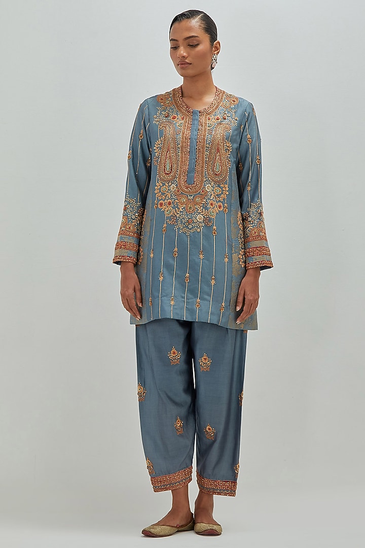 Grey Satin Chanderi Embroidered Kurta Set by Petticoat Lane at Pernia's Pop Up Shop