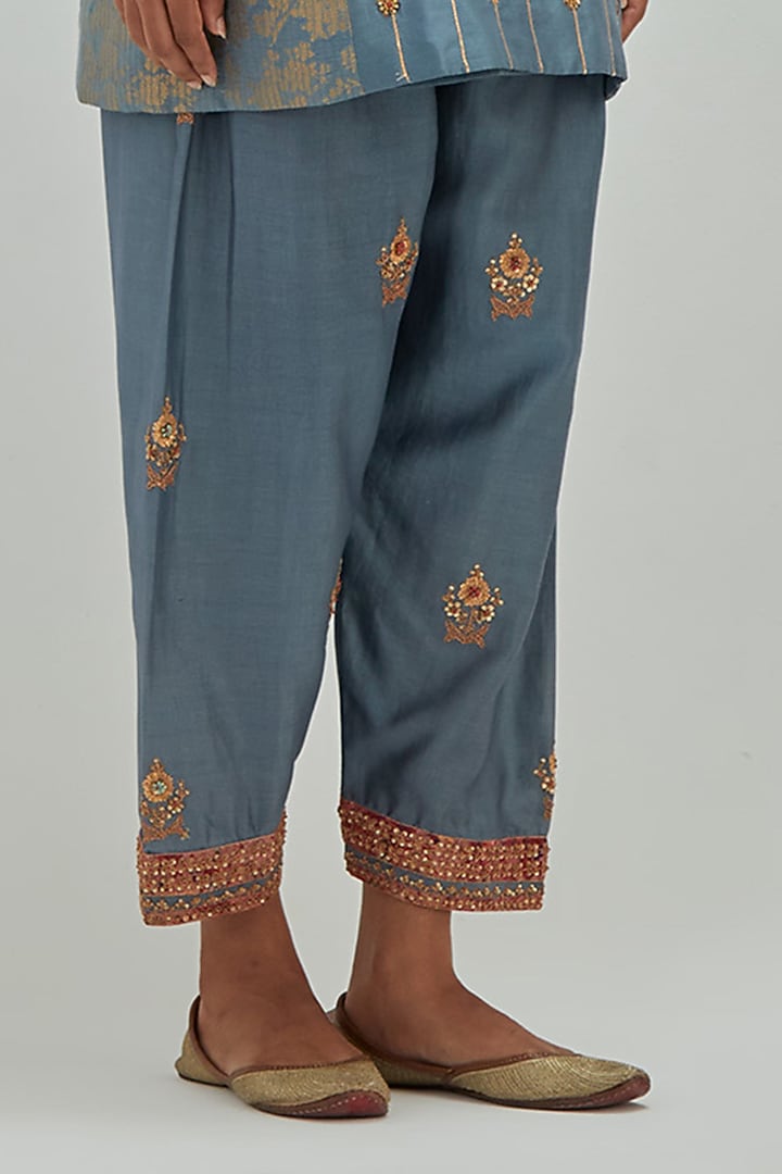 Grey Satin Chanderi Embroidered Kurta Set by Petticoat Lane at Pernia's Pop Up Shop