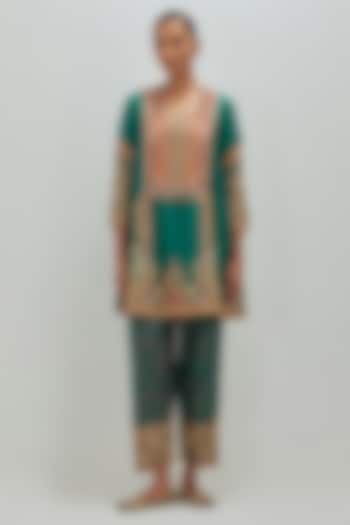 Peacock Green Chanderi Embroidered Kurta Set by Petticoat Lane at Pernia's Pop Up Shop