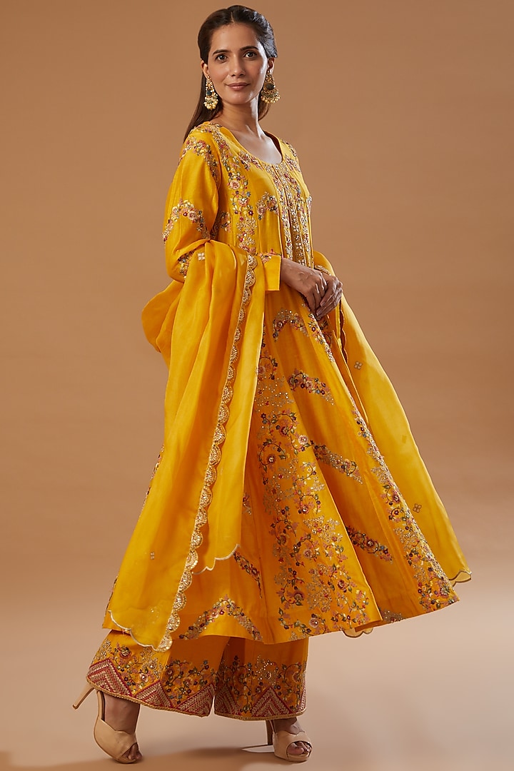 Yellow Kurta Set With Embroidery by Petticoat Lane