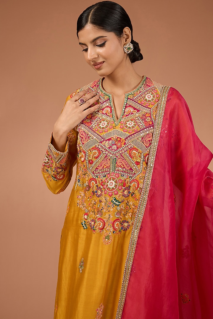 Yellow Chanderi Geometric Patchwork Kurta Set by Petticoat Lane at Pernia's Pop Up Shop