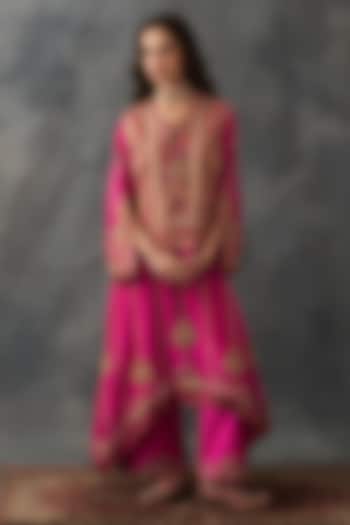 Fuchsia Pink Chanderi Embroidered Kurta Set by Petticoat Lane at Pernia's Pop Up Shop