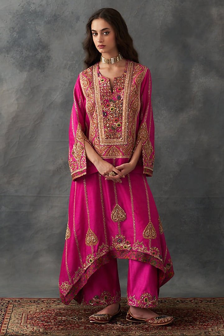 Fuchsia Pink Chanderi Embroidered Kurta Set by Petticoat Lane at Pernia's Pop Up Shop