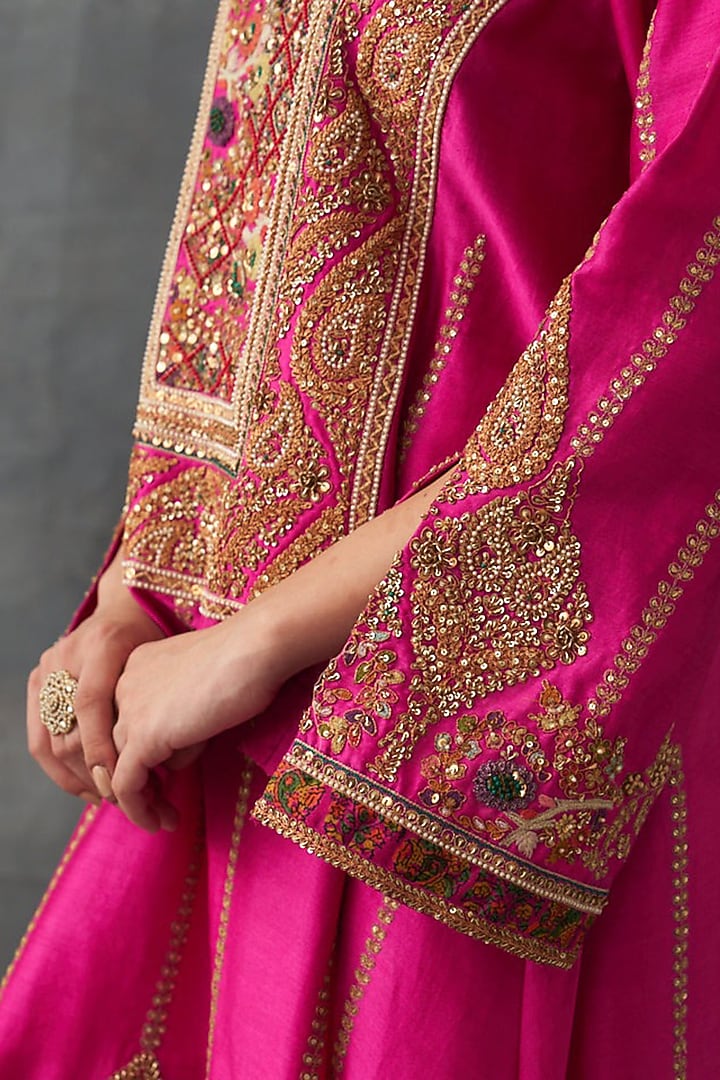 Fuchsia Pink Chanderi Embroidered Kurta Set by Petticoat Lane at Pernia's Pop Up Shop