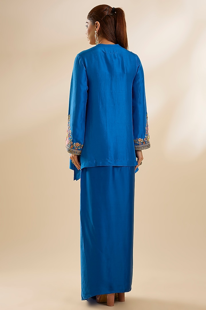 Blue Dupion Silk Embroidered Kurta Set by Petticoat Lane at Pernia's Pop Up Shop