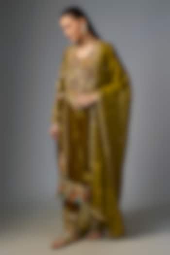 Champagne Velvet Patchwork Kurta Set by Petticoat Lane at Pernia's Pop Up Shop