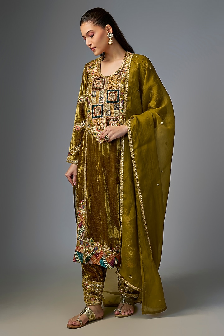Champagne Velvet Patchwork Kurta Set by Petticoat Lane at Pernia's Pop Up Shop