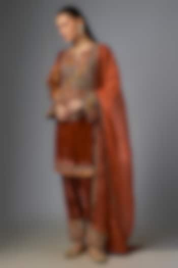 Champagne Velvet & Brocade Kurta Set by Petticoat Lane at Pernia's Pop Up Shop