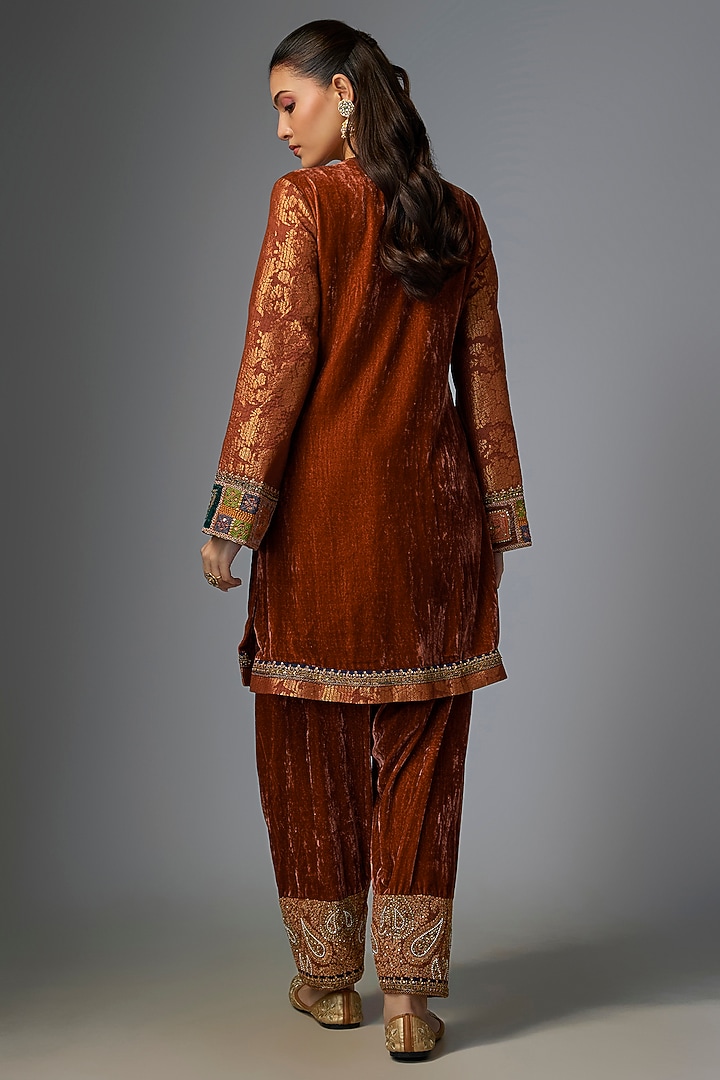 Champagne Velvet & Brocade Kurta Set by Petticoat Lane at Pernia's Pop Up Shop