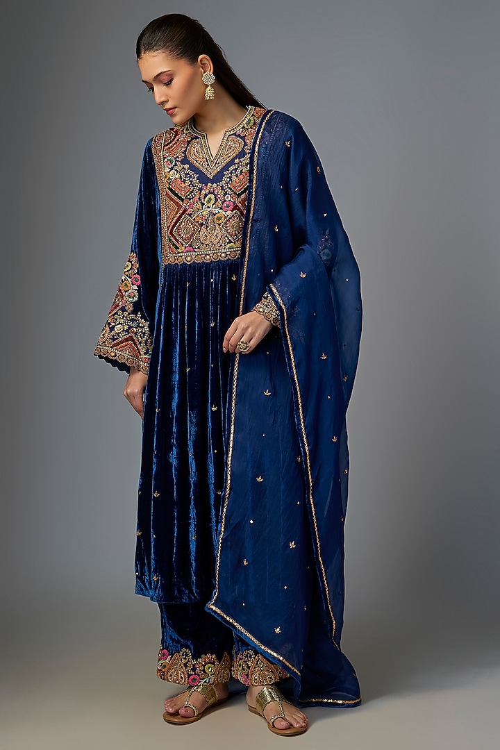 Blue Velvet Embroidered Front Gathered Kurta Set by Petticoat Lane at Pernia's Pop Up Shop