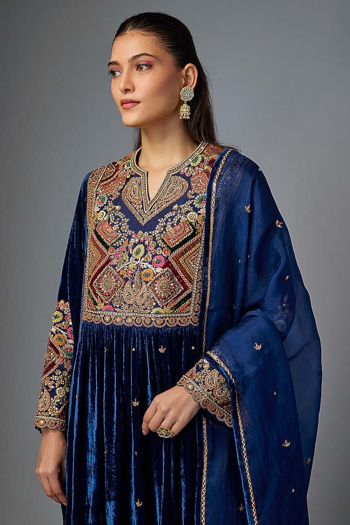 Blue Velvet Embroidered Front Gathered Kurta Set by Petticoat Lane at Pernia's Pop Up Shop