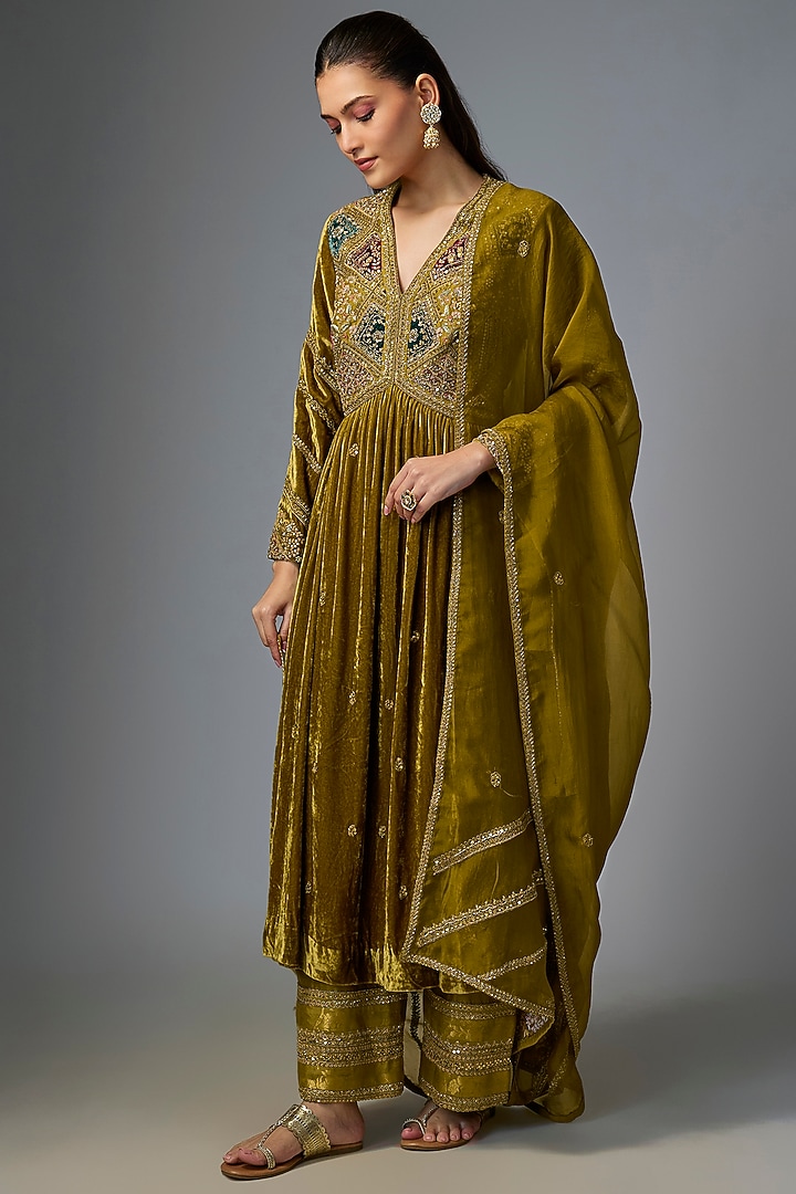 Champagne Velvet Embroidered Kalidar Kurta Set by Petticoat Lane at Pernia's Pop Up Shop