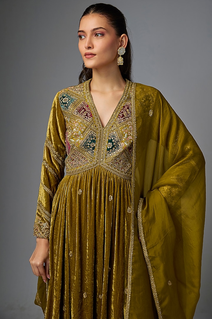 Champagne Velvet Embroidered Kalidar Kurta Set by Petticoat Lane at Pernia's Pop Up Shop