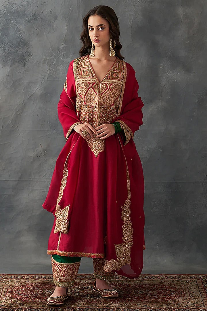 Crimson Red Chanderi & Organza Embroidered Kurta Set by Petticoat Lane at Pernia's Pop Up Shop