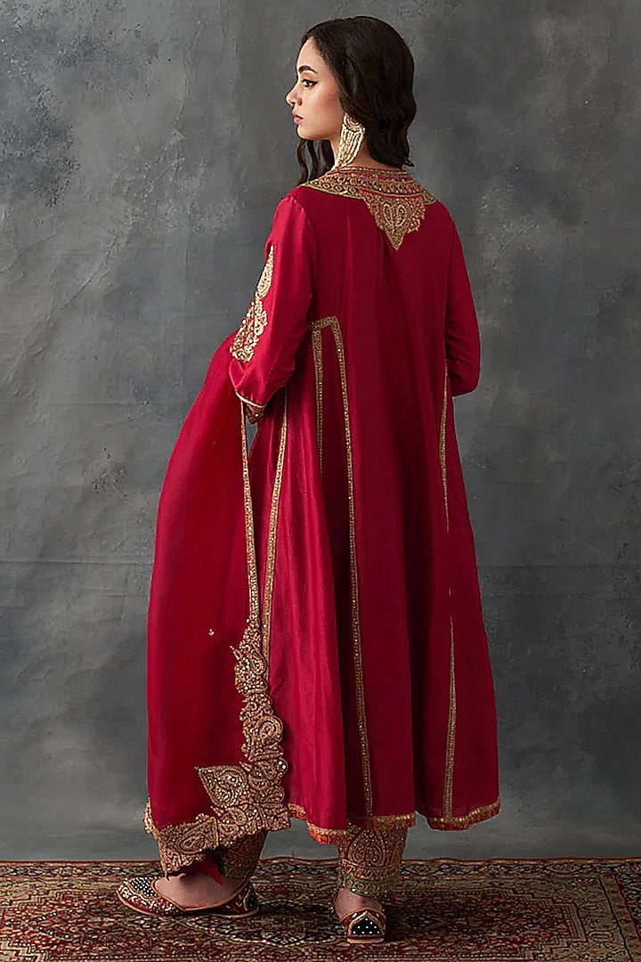 Crimson Red Chanderi & Organza Embroidered Kurta Set by Petticoat Lane at Pernia's Pop Up Shop