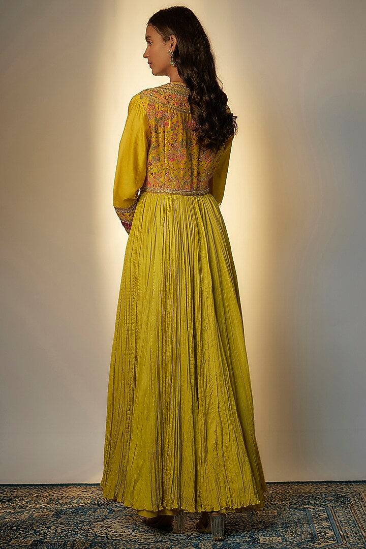 Yellow Chanderi Printed Asymmetric Kalidar Kurta Set by Petticoat Lane at Pernia's Pop Up Shop