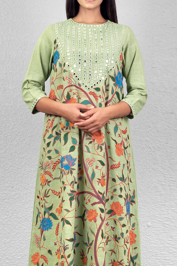 Mint Green Floral Embroidered Kurta Set by Purvi Doshi at Pernia's Pop Up Shop