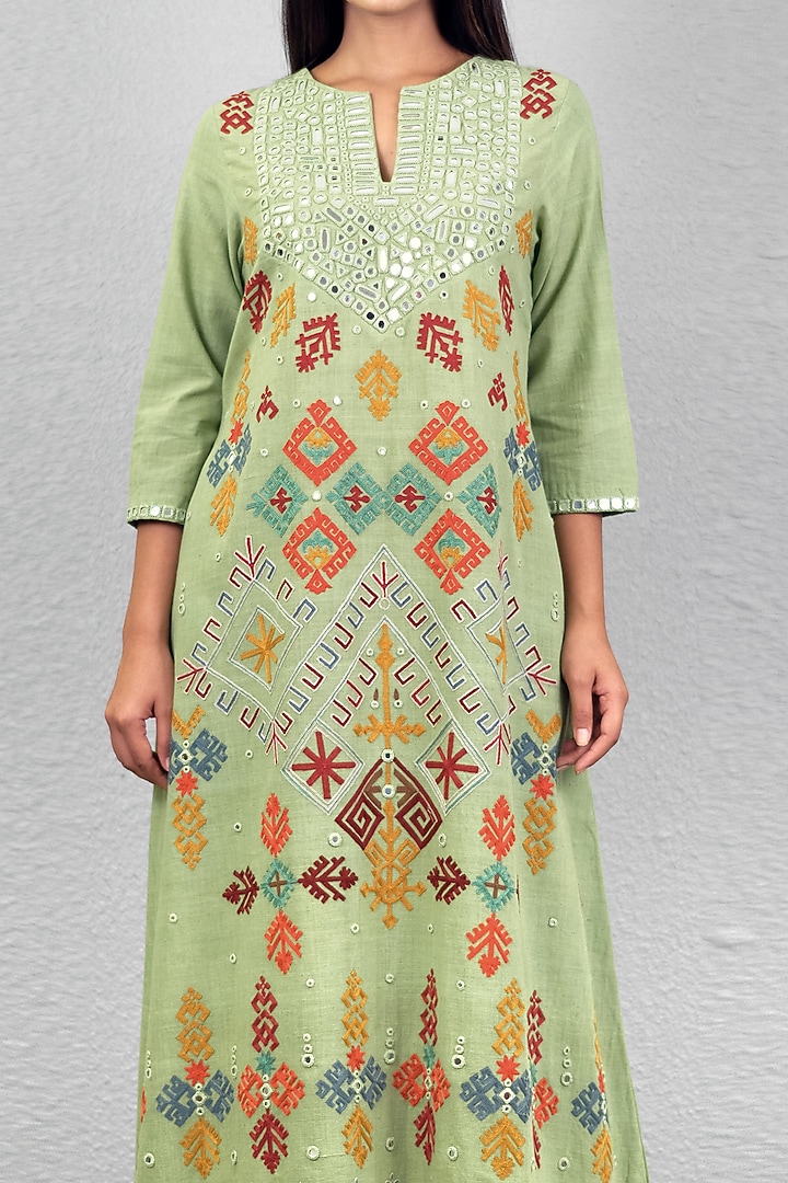 Mint Green Aari Embroidered Kurta Set by Purvi Doshi at Pernia's Pop Up Shop