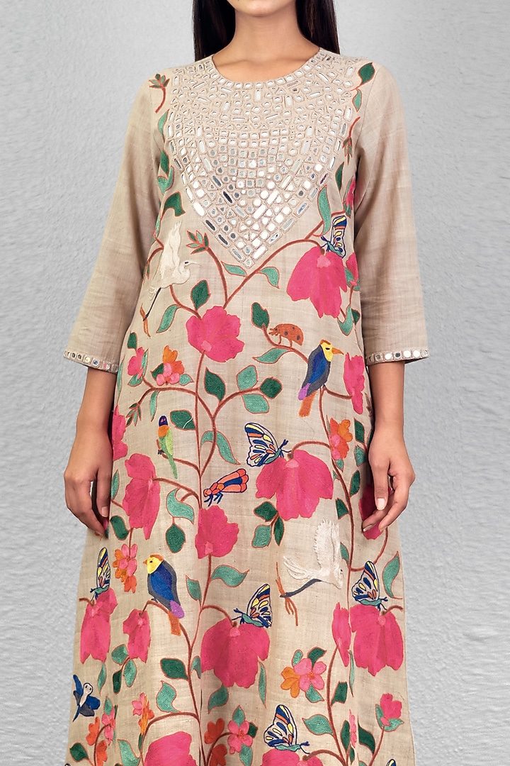 Beige Aari Embroidered Kurta Set by Purvi Doshi at Pernia's Pop Up Shop