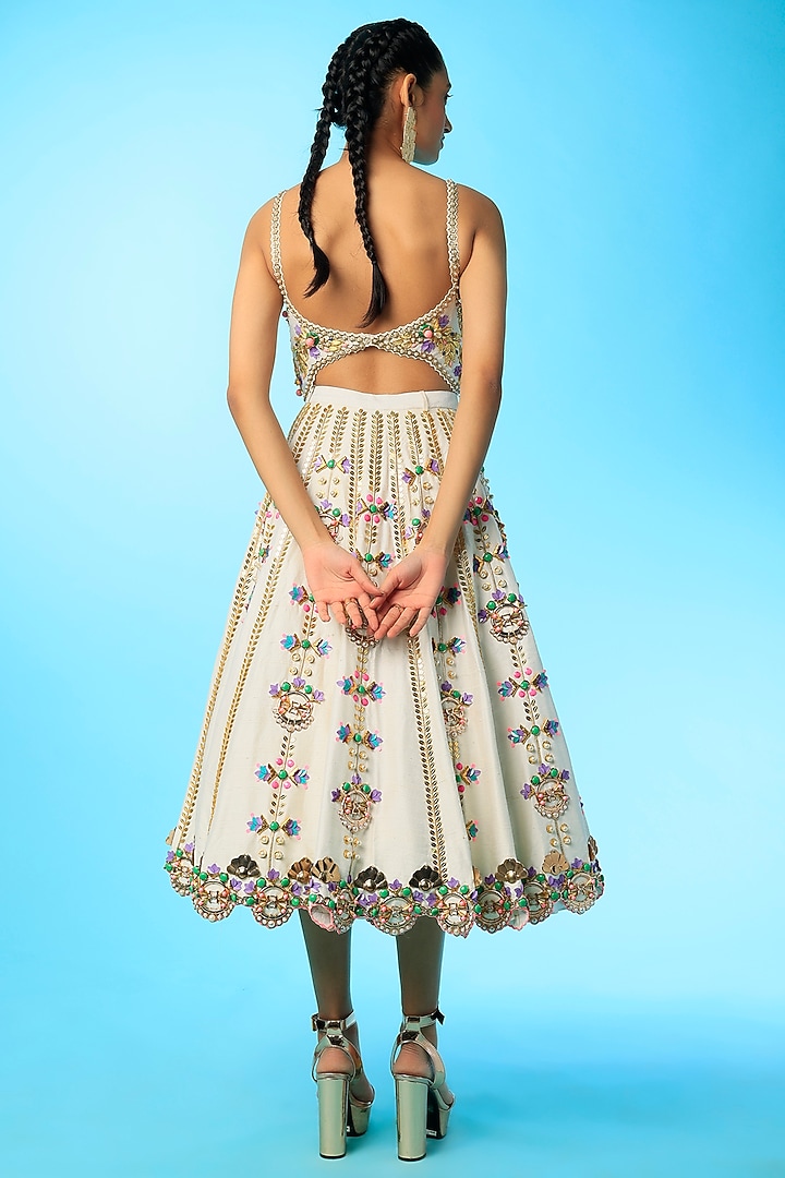 White Embroidered Bridal Lehenga Set by Papa Don't Preach by Shubhika at Pernia's Pop Up Shop