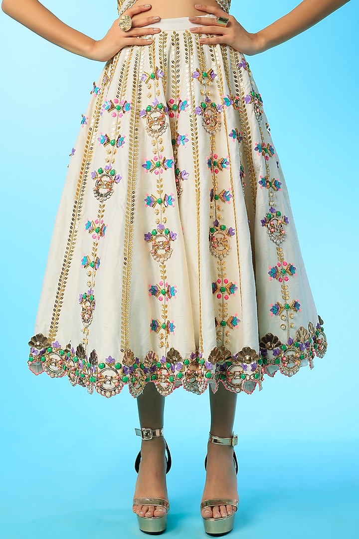 White Embroidered Bridal Lehenga Set by Papa Don't Preach by Shubhika at Pernia's Pop Up Shop
