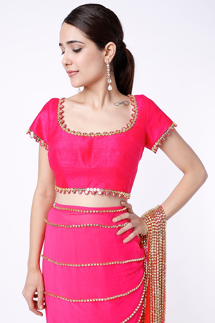 Red Shaded Embroidered Pre-Stitched Reception Saree Set by Papa Don't Preach by Shubhika at Pernia's Pop Up Shop