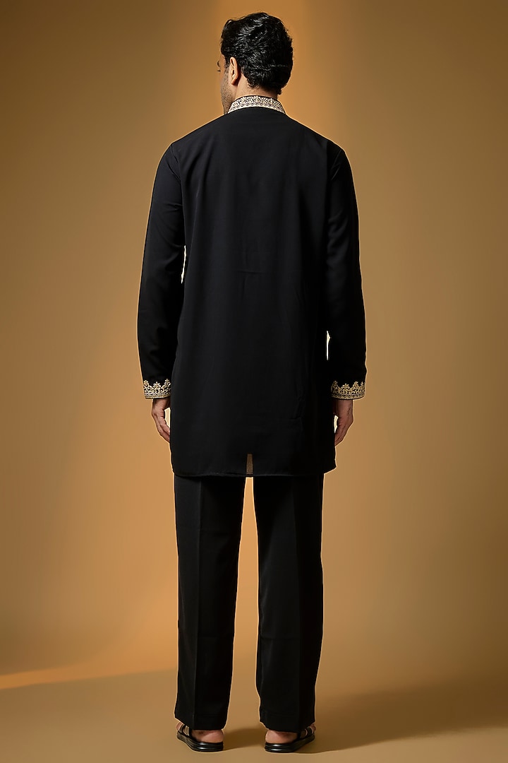 Black Japanese Suiting Embroidered Kurta Set by PARV DESIGN STUDIO at Pernia's Pop Up Shop