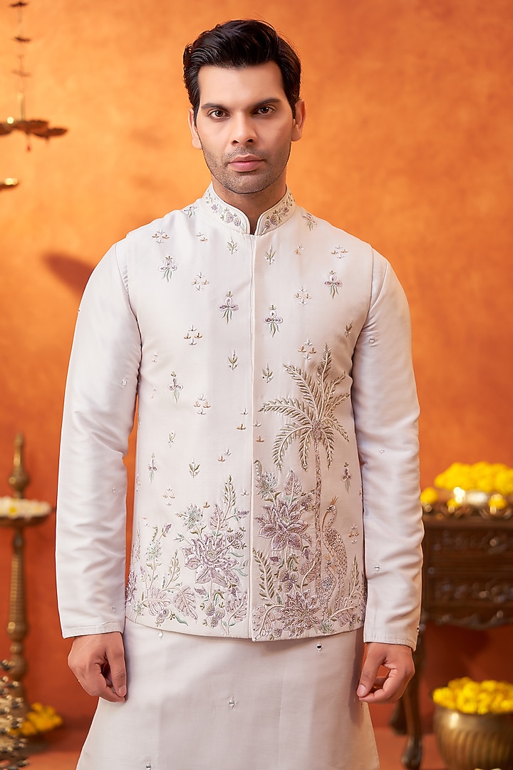 Blush Lilac Raw Silk Thread Embroidered Bundi Jacket Set by PARV DESIGN STUDIO at Pernia's Pop Up Shop