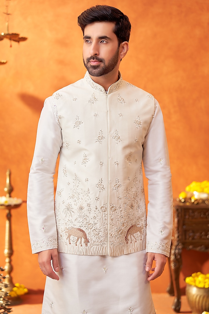 White Raw Silk Pearl Embroidered Bundi Jacket Set by PARV DESIGN STUDIO at Pernia's Pop Up Shop