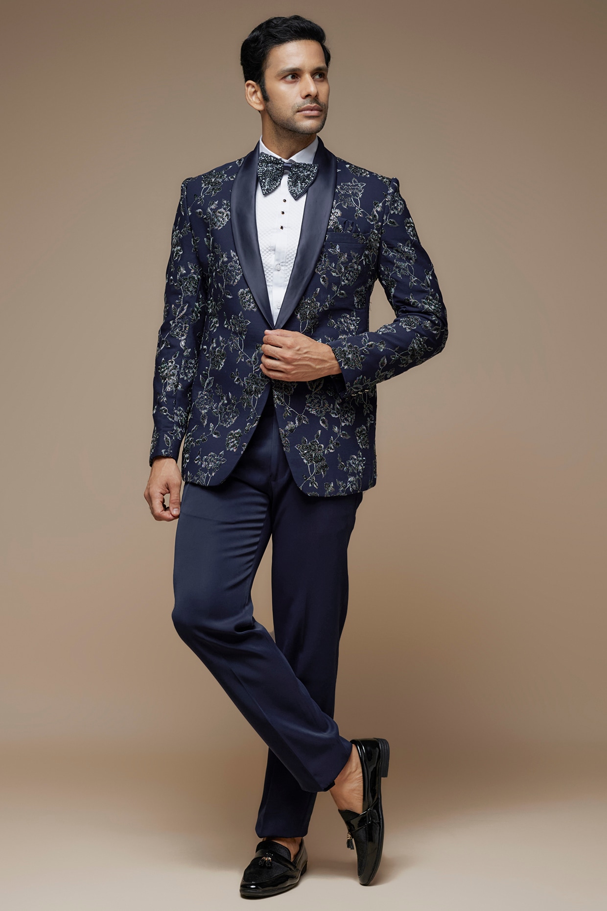 Latest suits design for mens wedding hotsell