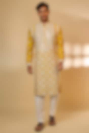 Yellow Chanderi Silk Resham Embroidered Kurta Set by PARV DESIGN STUDIO