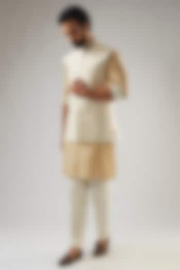 Off-White Raw Silk Embroidered Bundi Jacket Set by PARV DESIGN STUDIO at Pernia's Pop Up Shop