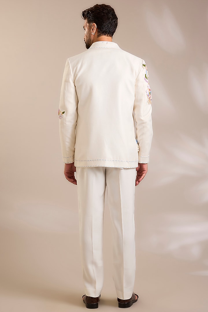 Off-White Suiting Embroidered Jacket Set by PARV DESIGN STUDIO at Pernia's Pop Up Shop