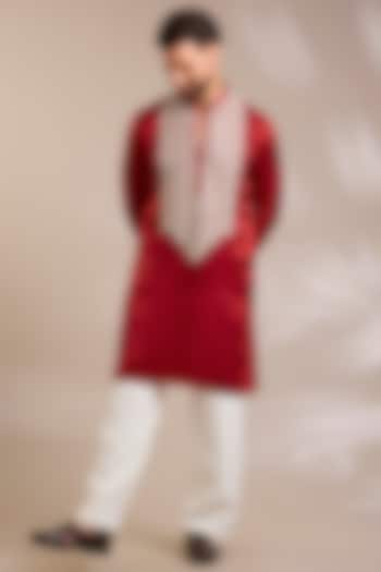 Chilli Red Chanderi Satin Silk Mirror Embroidered Kurta Set by PARV DESIGN STUDIO at Pernia's Pop Up Shop