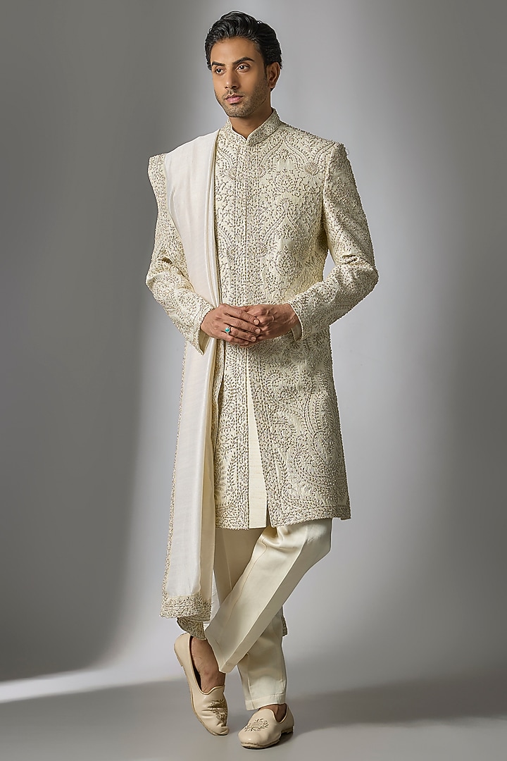 Off-White Raw Silk Zari & Zardosi Embroidered Sherwani Set by PARV DESIGN STUDIO