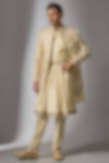 Gold Raw Silk Resham & Cutdana Embroidered Sherwani Set by PARV DESIGN STUDIO
