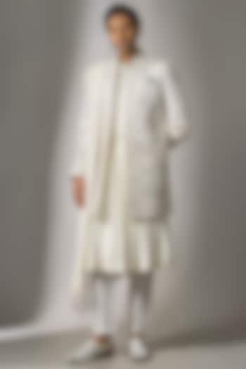 White Raw Silk Cutdana Embroidered Sherwani Set by PARV DESIGN STUDIO