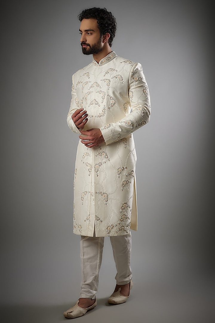 White Mulberry Slub Silk Embroidered Sherwani Set by PARV DESIGN STUDIO