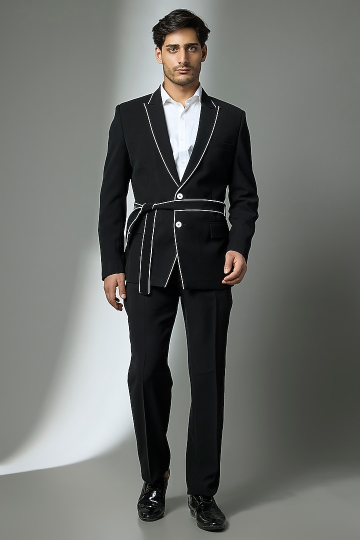 Black Suiting Crepe Chawal Taka Embroidered Robe Jacket Set by PARV DESIGN STUDIO at Pernia's Pop Up Shop