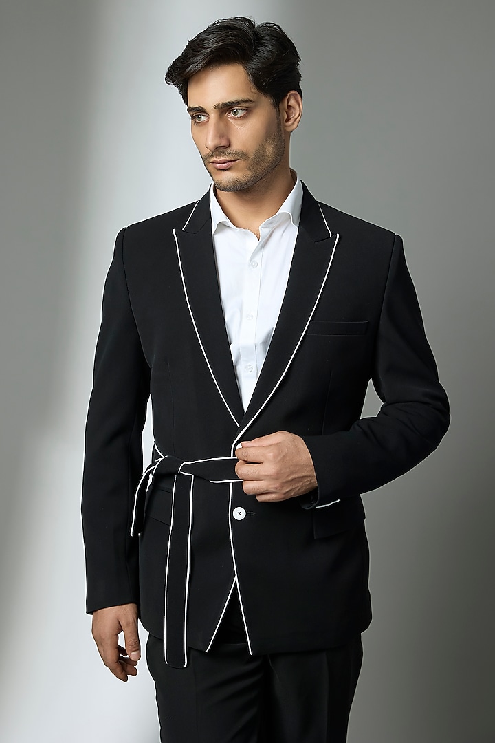 Black Suiting Crepe Chawal Taka Embroidered Robe Jacket Set by PARV DESIGN STUDIO at Pernia's Pop Up Shop