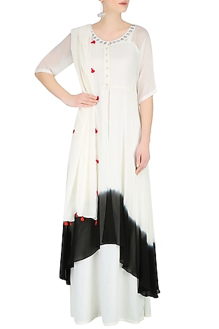 Off White And Black Monochrome Kurta With Inner And Scarf by Preeti Reddy